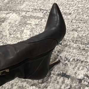 Boots size 8 ( fits size 9)